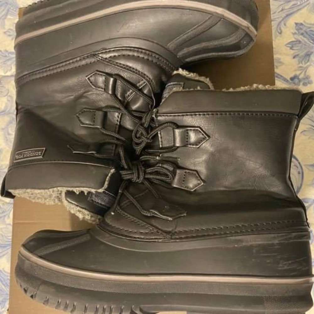 London Fog Boys  Black Cheshire  boots sz.3